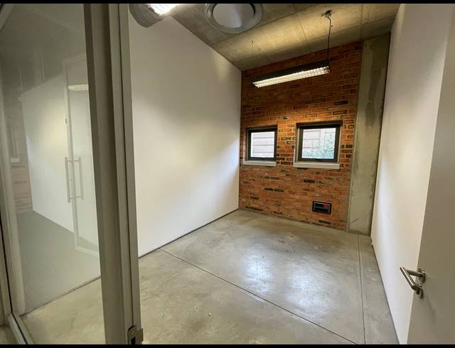 320M² OFFICE TO LET IN BRYANSTON